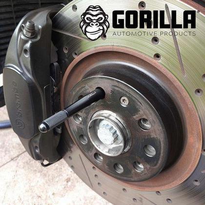 Gorilla Automotive Wheel Hub Bolt Mounting Guide image resized